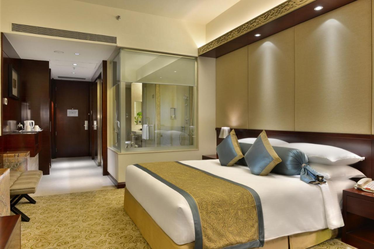 Crowne Plaza Ahmedabad City Centre By Ihg Extérieur photo