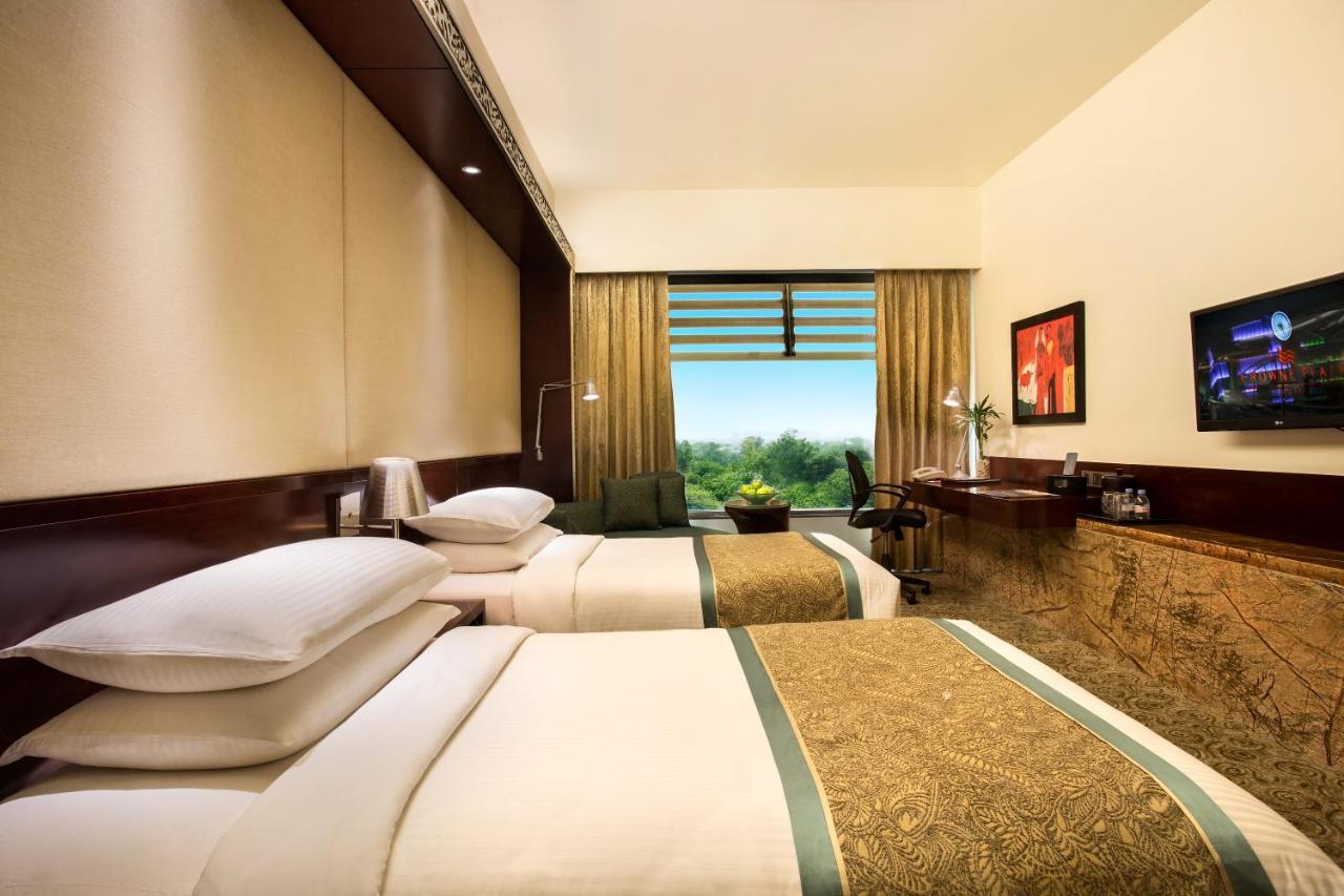 Crowne Plaza Ahmedabad City Centre By Ihg Extérieur photo