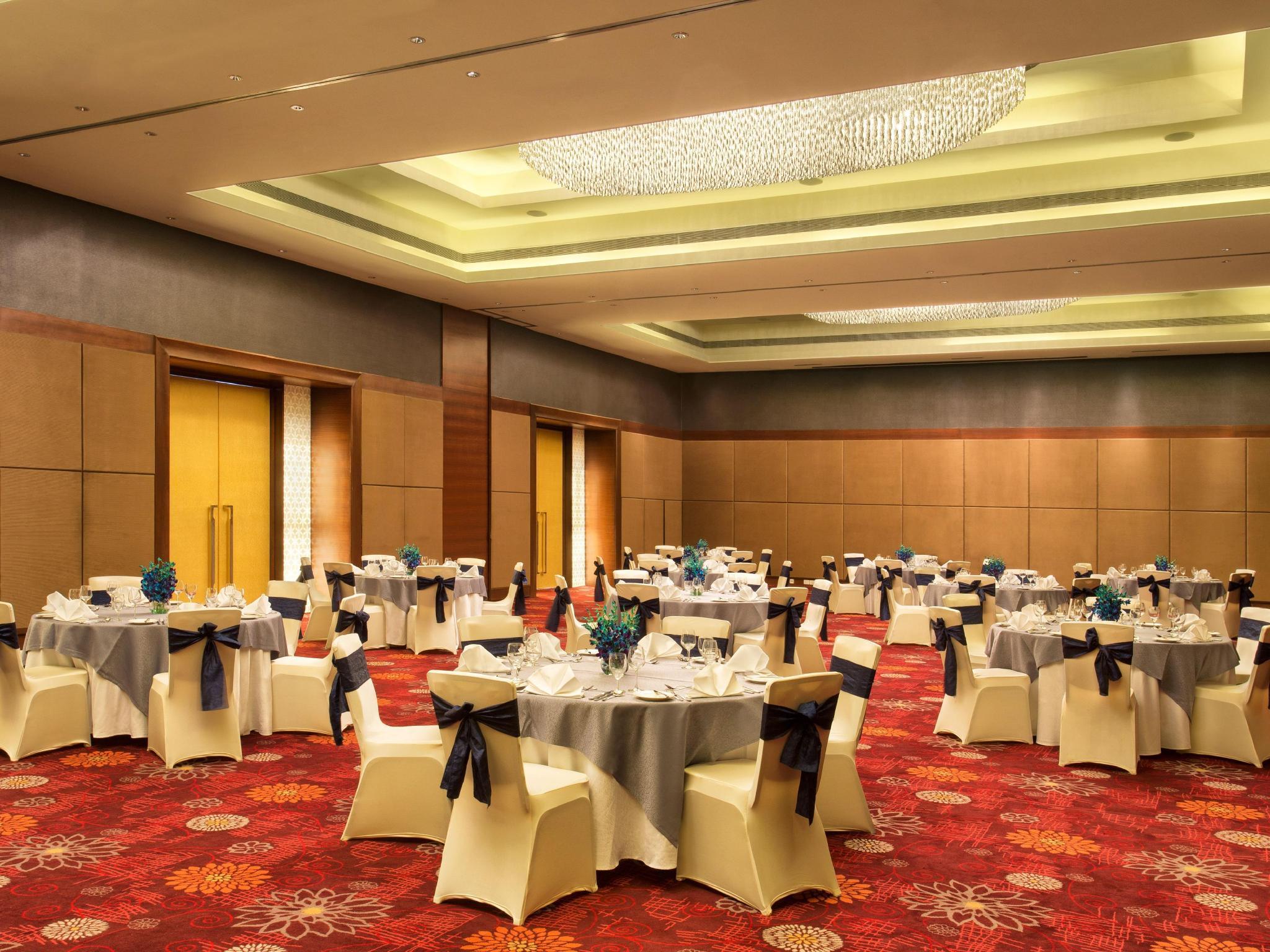 Crowne Plaza Ahmedabad City Centre By Ihg Extérieur photo