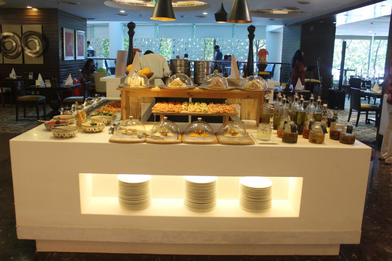 Crowne Plaza Ahmedabad City Centre By Ihg Extérieur photo