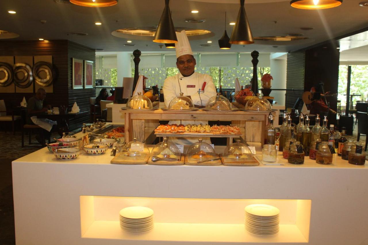 Crowne Plaza Ahmedabad City Centre By Ihg Extérieur photo