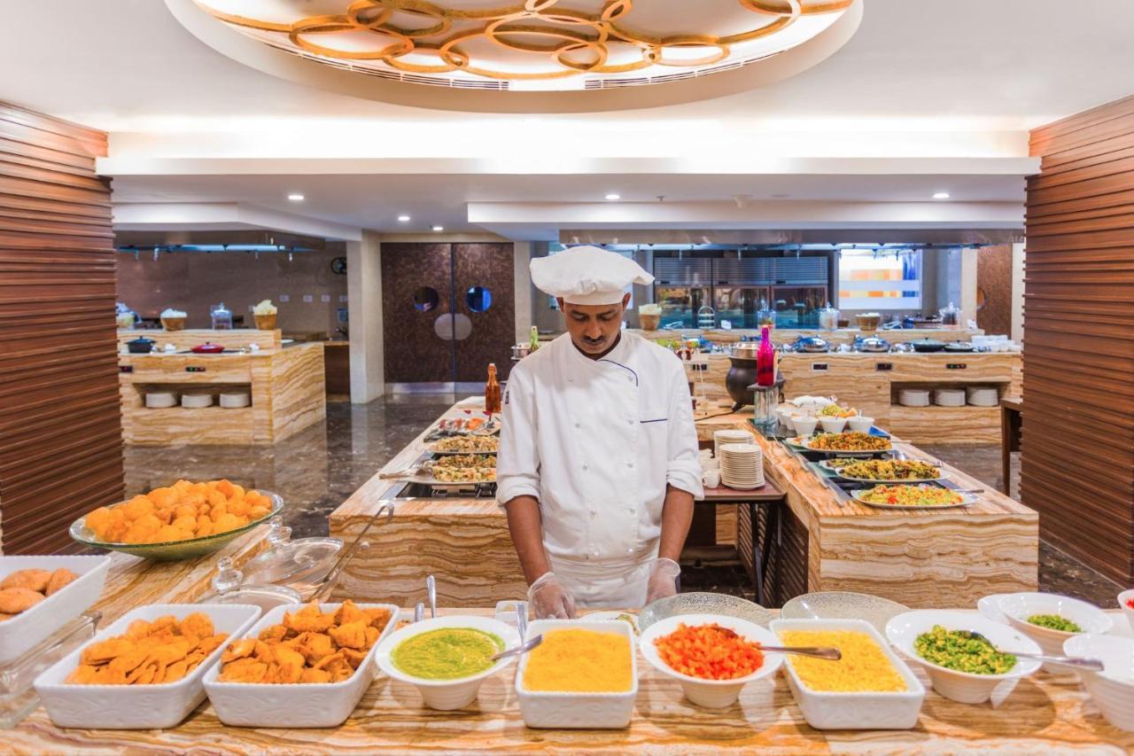 Crowne Plaza Ahmedabad City Centre By Ihg Extérieur photo