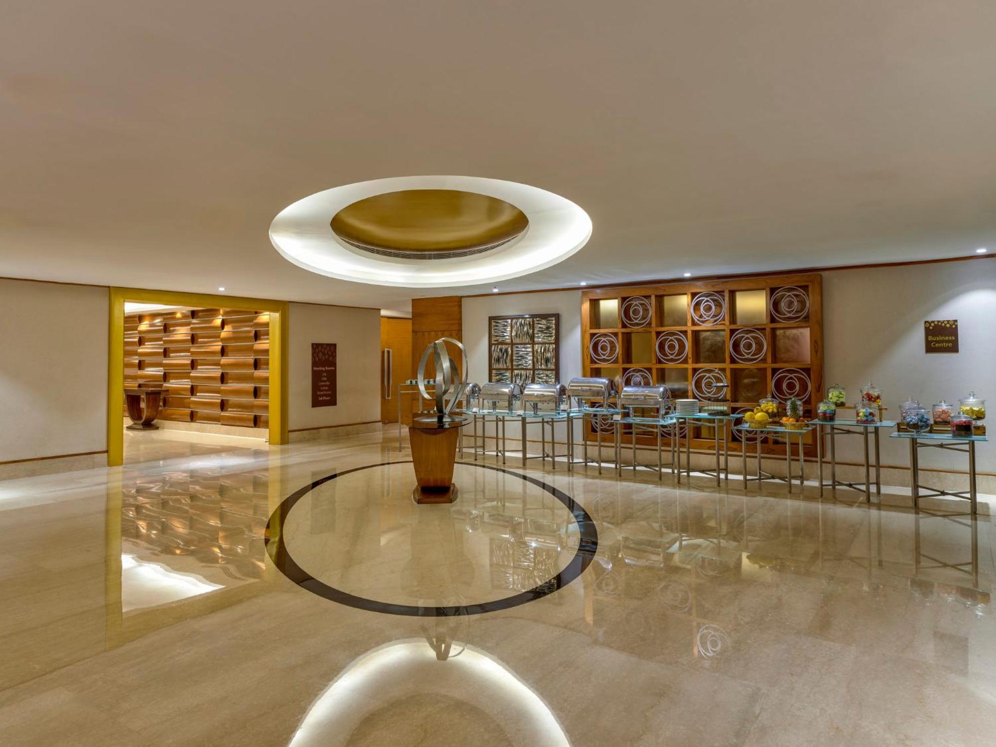 Crowne Plaza Ahmedabad City Centre By Ihg Extérieur photo