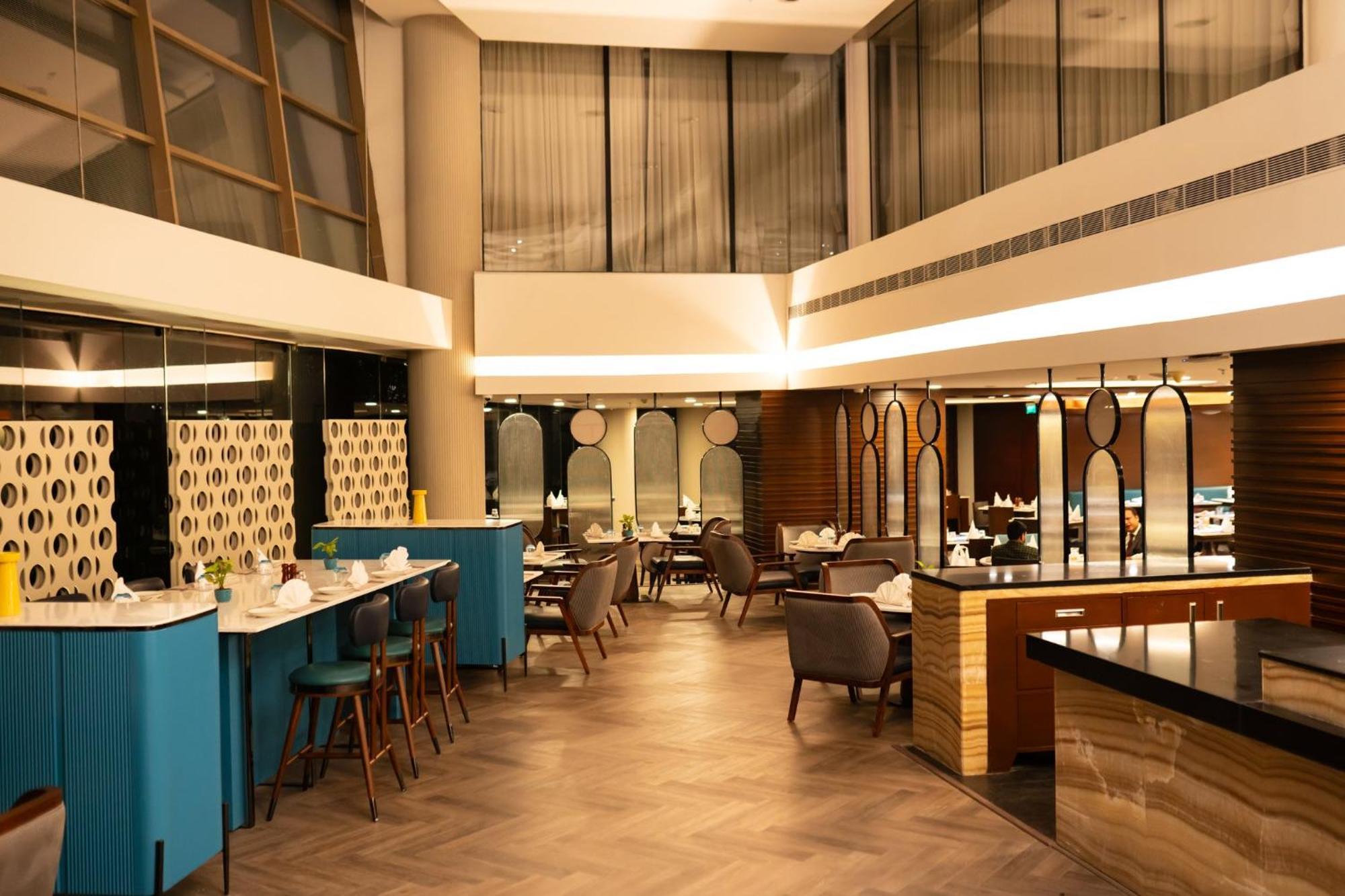 Crowne Plaza Ahmedabad City Centre By Ihg Extérieur photo