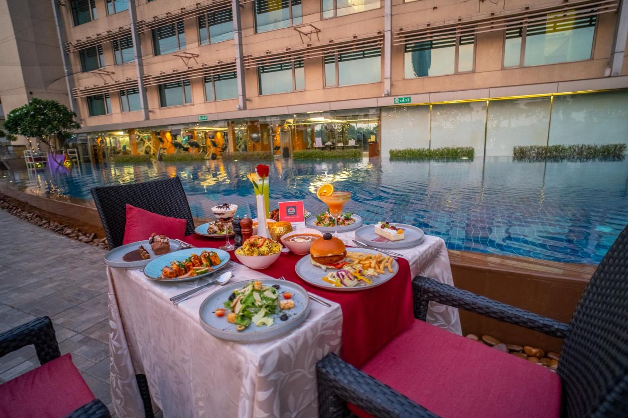 Crowne Plaza Ahmedabad City Centre By Ihg Extérieur photo